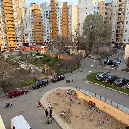 Cozy Two Bedroom Large Apartment Chisinau Eksteriør bilde