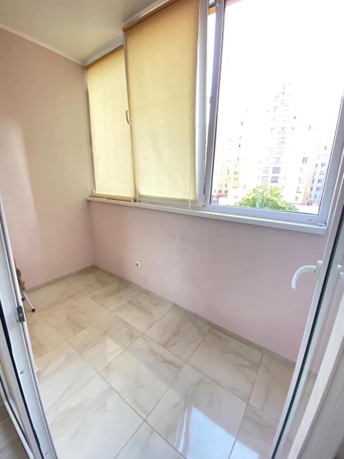 Cozy Two Bedroom Large Apartment Chisinau Eksteriør bilde