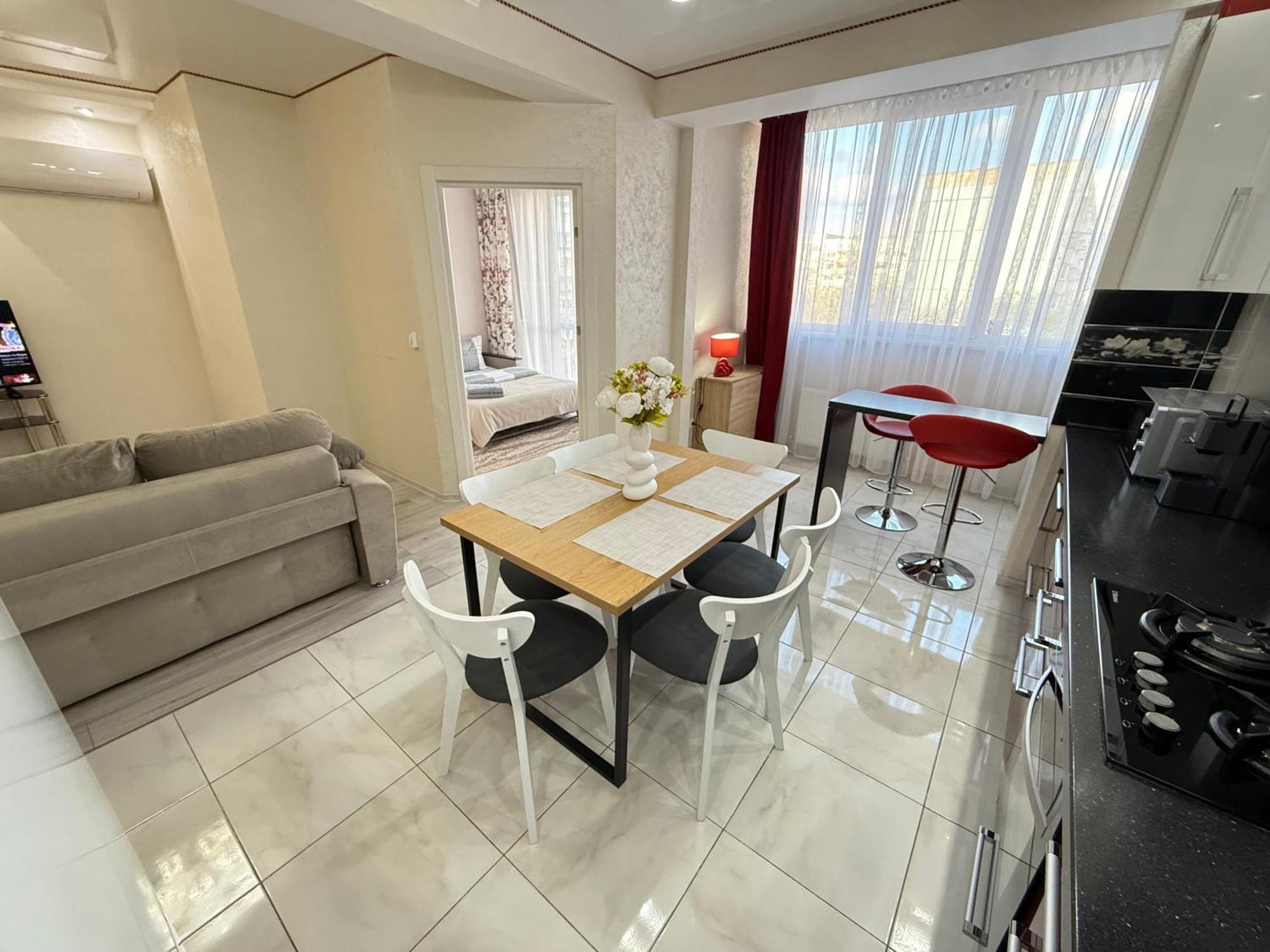 Cozy Two Bedroom Large Apartment Chisinau Eksteriør bilde