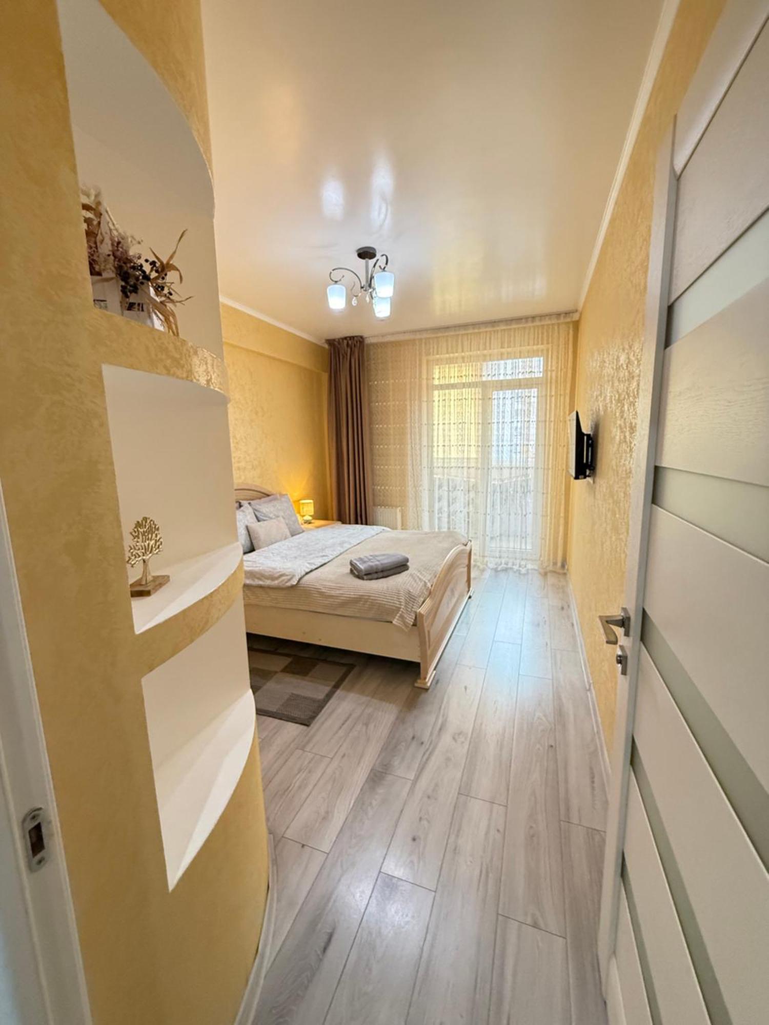 Cozy Two Bedroom Large Apartment Chisinau Eksteriør bilde